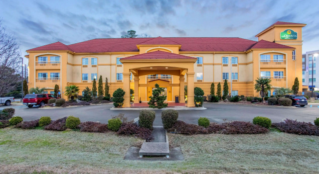 La Quinta Inn & Suites by Wyndham Fultondale Birmingham N