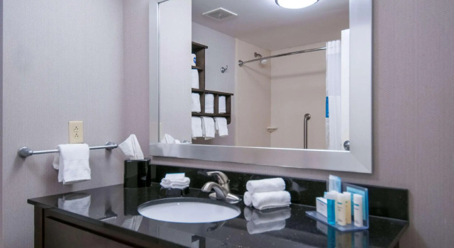 Vierer Studio Hampton Inn Hernando, MS