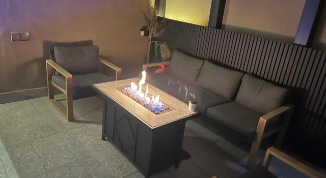 private chalet with pool شاليه فخم مع مسبح, Buchen Sie Chalet Hotels in Provinz Riad mit Pool, Schwimmbad