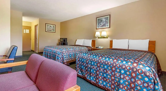 Шестиместный люкс Rodeway Inn Blair