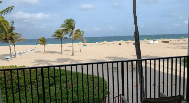 Люкс The Lago Mar Beach Resort and Club