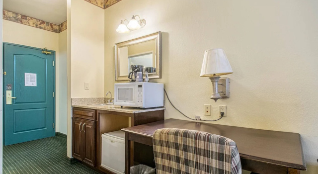 Двухместный люкс Country Inn & Suites by Radisson, Elkhart North