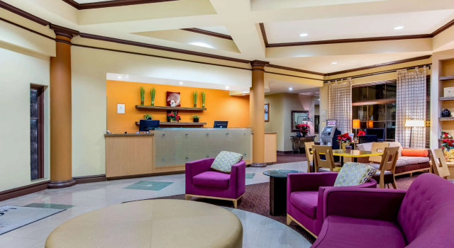 La Quinta Inn & Suites by Wyndham Raleigh Crabtree