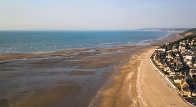 Le Sporting 38297, Book Hotel Hoteller i Lower Normandy med parkering, Parkering