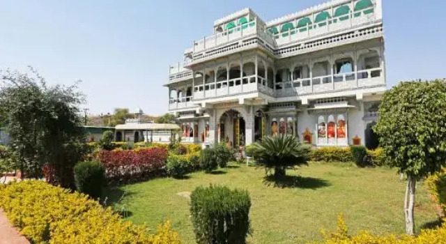 Naman Palace by OYO Rooms, Забронировать Отель Читторгарх штат Раджастхан, рядом с Форт Читторгарх