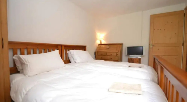 Apt B2 Le Bardot - ARAVIS Holidays, Prenota Hotel Hotel a Alvernia con parcheggio, Parcheggio