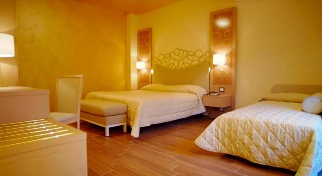 Hotel Duchessa Della Sila, Varaa Hotelli  