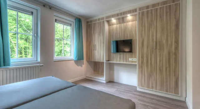 Вилла Luxurious Stately Villa With 3 Bathrooms, 1km From the Beach