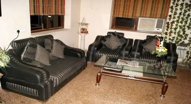 Maxfort Guest House Gurgaon, Varaa Matkakoti Hotellit Haryana pysäköinnillä, Pysäköinti