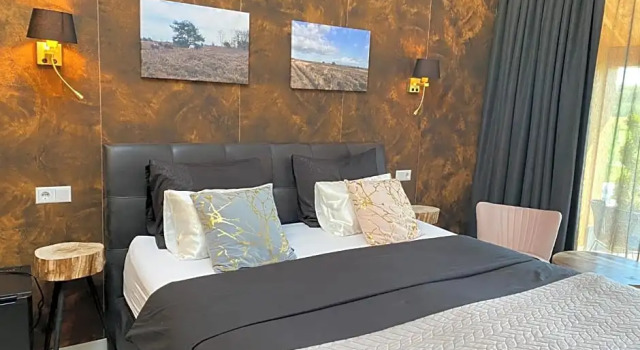 B&B 'T Heidepaleis, Rezerwuj Bed and Breakfast Hotele w Veluwe z parkingiem, Parking