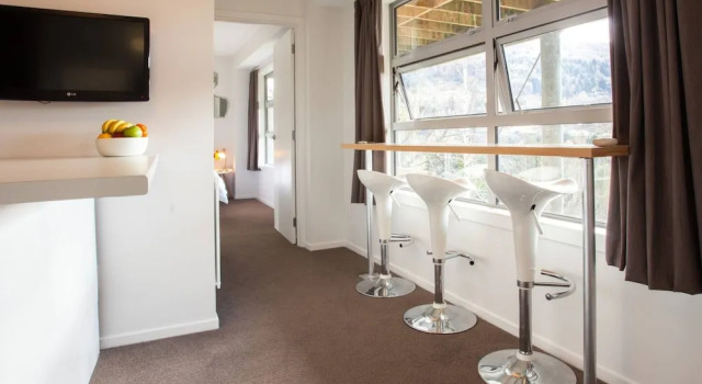 The Love Shack, Book Apartment Arthurs Point New Zealand