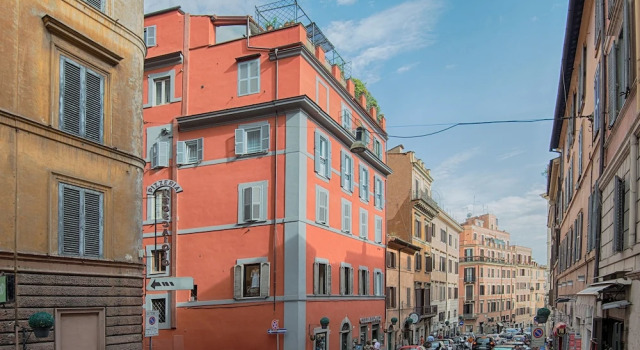 Trevi Fountain Luxury Home