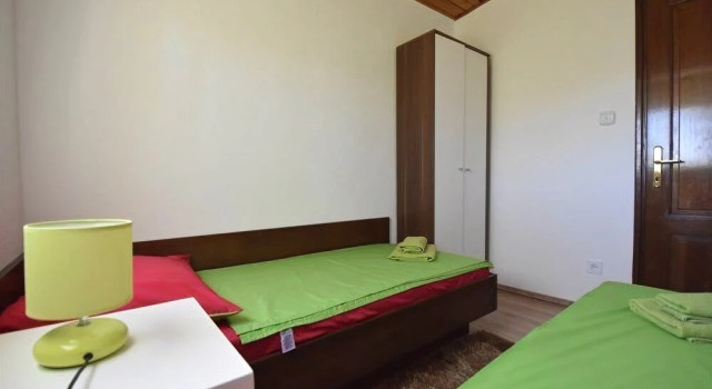 Apartments Carev 1293, Забронировать Апартаменты/квартира Отели Шибенско-Книнская жупания с парковкой, Парковка