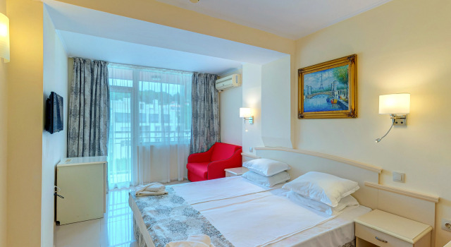 Detelina Hotel, Забронировать Отель Отели Золотых Песков 3 звезды, рядом с Поле для мини-гольфа, 3*
