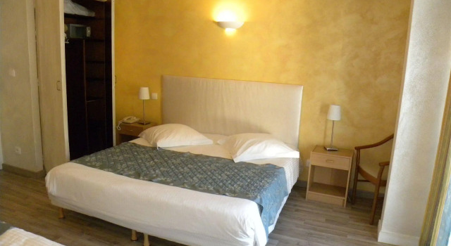 Anglade Hotel, Забронировать Отель Ле-Лаванду Var coast