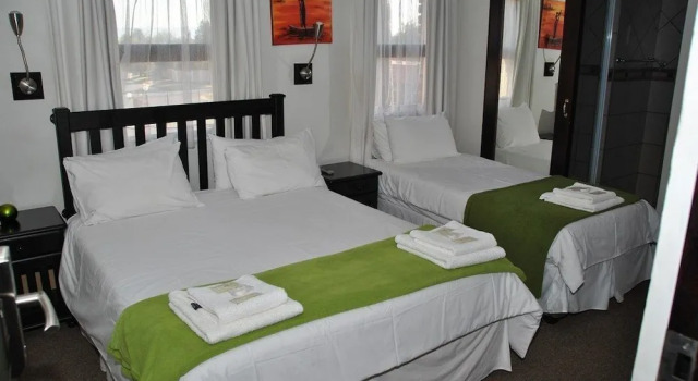 Трёхместный номер Luxury Towers Lodge
