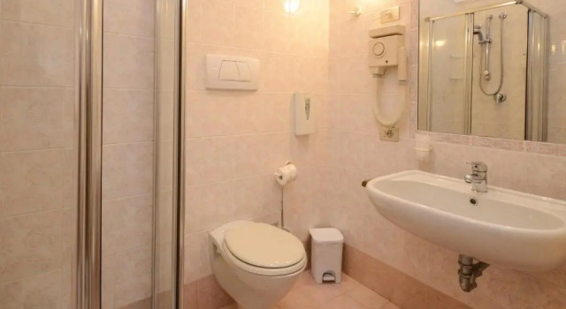 Двухместный номер Economy Hotel Miramar