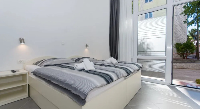 Markom Apartmani, Забронировать Отель Отели Каштел-Лукшич 3 звезды, 3*