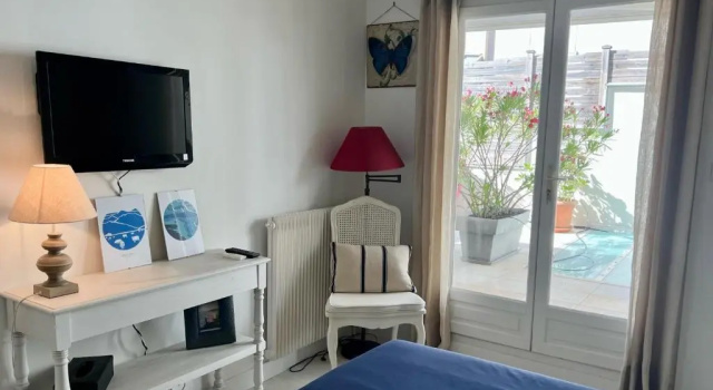 120m2 Avec Deux Terrasses Ensoleillees a Biarritz, Забронировать Апартаменты/квартира Отели Биарриц с парковкой, рядом с Православная церковь в Биарицце, Парковка