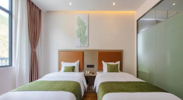 Greentree Inn Ganzi Prefecture Daochengzhou Scenic, Забронировать Отель Отели Юньнань 3 звезды, 3*