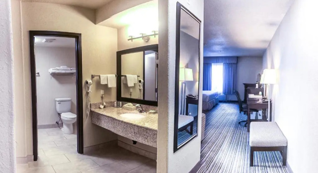 Люкс Quality Inn & Suites Yorkton