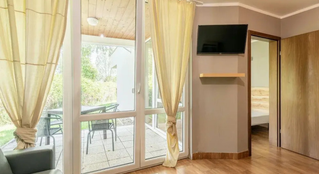 Holiday Homes With Pool, Close to the Beach