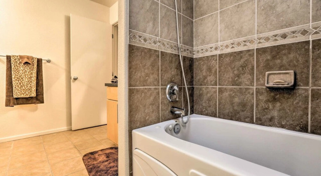 Апартаменты Downtown Manitou Springs Home: Tranquil Creek View