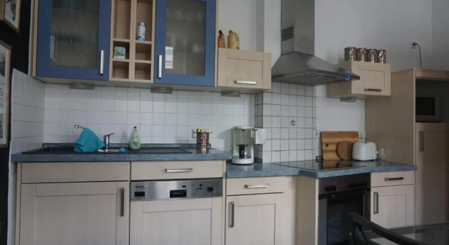 Bright cozy studio flat in Leipzig, Забронировать Отель Отели Лейпцига с парковкой, рядом с Железнодорожный вокзал Лейпциг Голис, Парковка