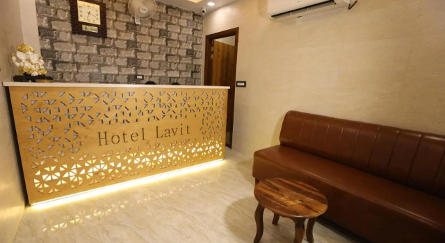 Hotel Lavit Couple Friendly near Faridabad Metro station, Забронировать Отель Фаридабад штат Харьяна