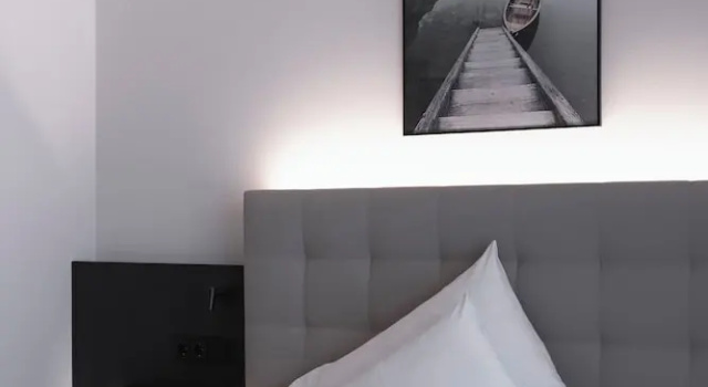 Одноместный номер Superior с балконом и с видом на реку Stadthotel Goldenes Schiff