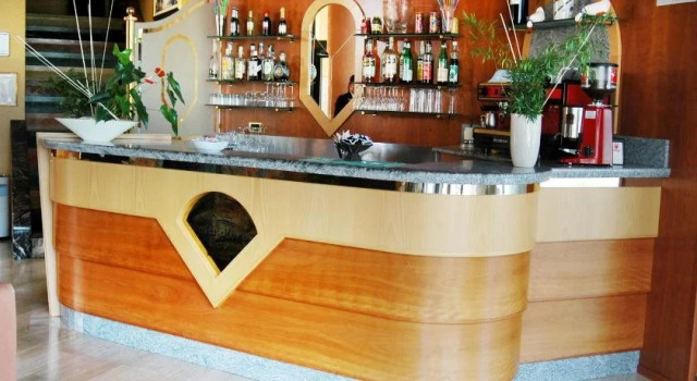 Hotel Vela dOro Dependence, Забронировать Отель Отели Бардолино 3 звезды, рядом с Wine Museum, 3*