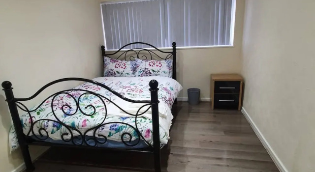 Lovely 5-bed House in Essex