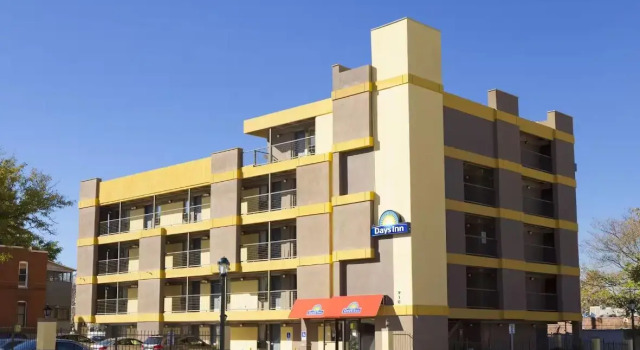 Econo Lodge Downtown, Забронировать Отель Денвер Колорадо, рядом с Музей истории Колорадо