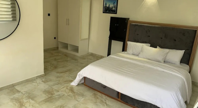 Beautiful Short-let Apartment in Lekki Phase 1, Rezerwuj Apartament Hotele w Eti-Osa z parkingiem, Parking