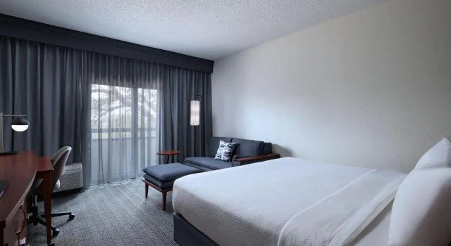 Номер Standard Courtyard by Marriott Dallas Richardson at Spring Valley