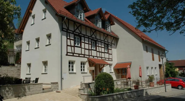 Ferienhaus am Brunnen, Varaa Huoneisto Hotellit Baijeri pysäköinnillä, Pysäköinti