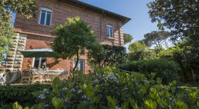 Вилла Fantastic Liberty Villa in the Heart of Versilia