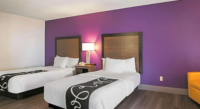 Четырёхместный люкс рядом с пляжем Wingate by Wyndham Galveston Beachfront at the Seawall