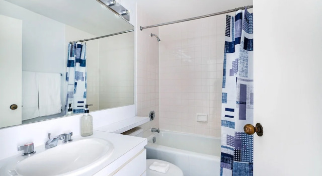 Sunny 3 BR 1 Bath Apt, Забронировать Апартаменты/квартира Апартаменты Нью-Йорка, рядом с Bergdorf Goodman, Апартаменты/квартира