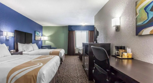Шестиместный номер Standard Quality Inn Milan-Sandusky