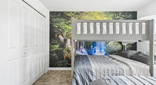 4BR Tropical Storey Lake Townhome Private Pool