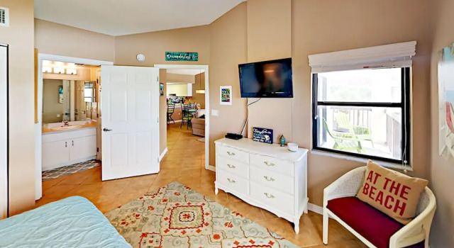 Sunny Unit #L31 - 2 Br Condo, Rezerwuj Apartament Hotele w Saint Augustine Area z parkingiem, Parking