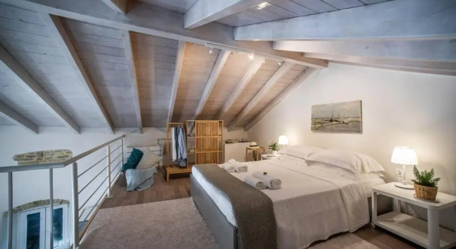 Newly Renovated 1730's Venetian Loft (02) !, Забронировать Апартаменты/квартира Апартаменты Острова Корфу, рядом с Венецианский колодец, Апартаменты/квартира
