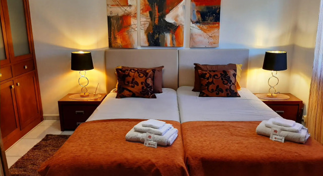 Faro Airport Flat 3 by Homing