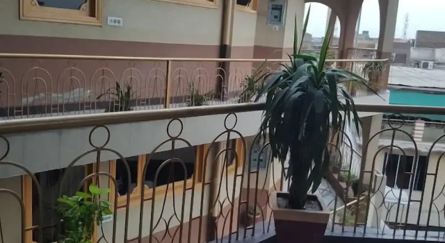 Hotel Spogmay & Kehkeshan Restaurent, Rezervasyon Otel Peşaver Federally Administered Tribal Area
