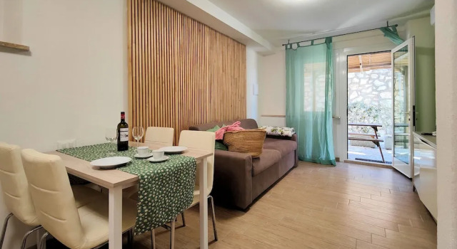 Sea view and ground floor Apartments le Dune