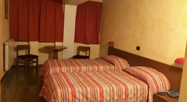 Hotel Sarre, Забронировать Отель Отели в центре Сарр, в центре