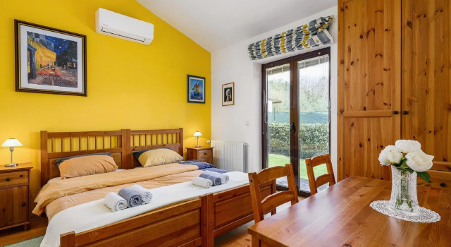 Large villa with private swimming pool and enclosed garden
