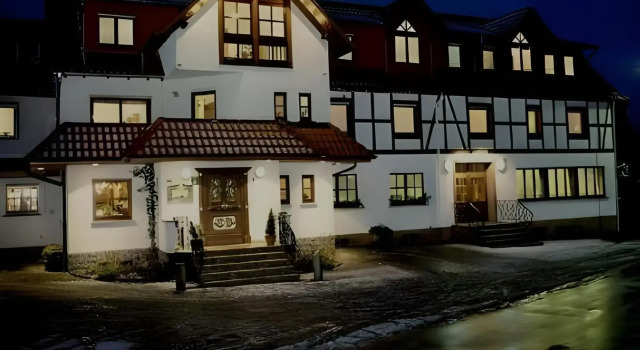 Deutsches Haus Hotel Restaurant Gastwirtschaft Biergarten am Radweg Bermuthshain, 预订 酒店 Grebenhain 黑森州