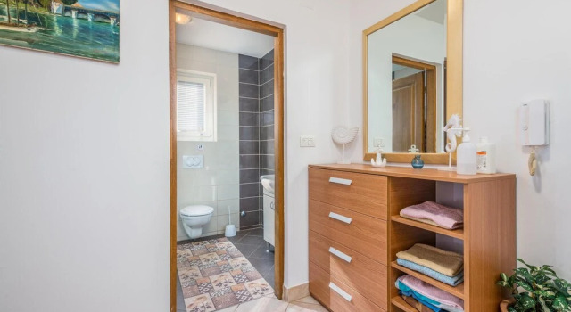 Awesome Apartment in Sveti Vid Miholjice With 1 Bedrooms and Wifi, Забронировать Апартаменты/квартира Отели в центре Свети Вид-Михолице, в центре
